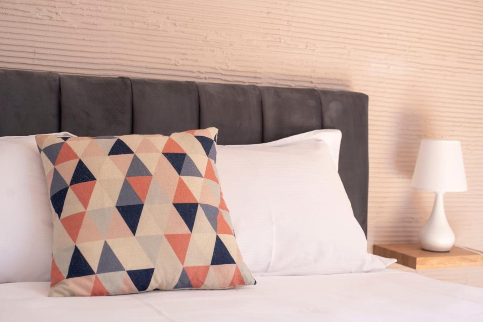 Tirana Center - Family & Friends - 3Bdr - Perfect For 8 *