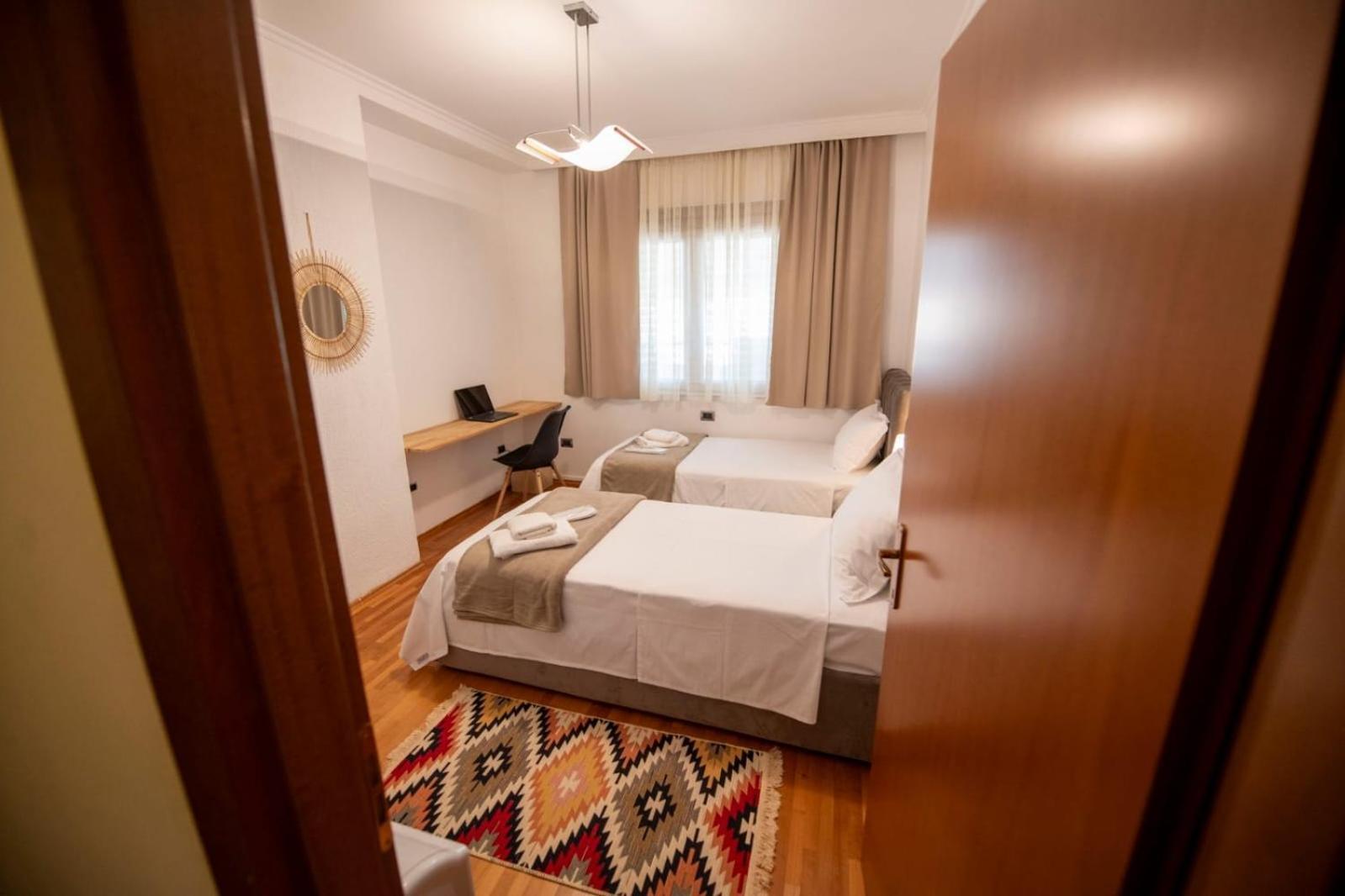 Tirana Center - Family & Friends - 3Bdr - Perfect For 8 * Tirana