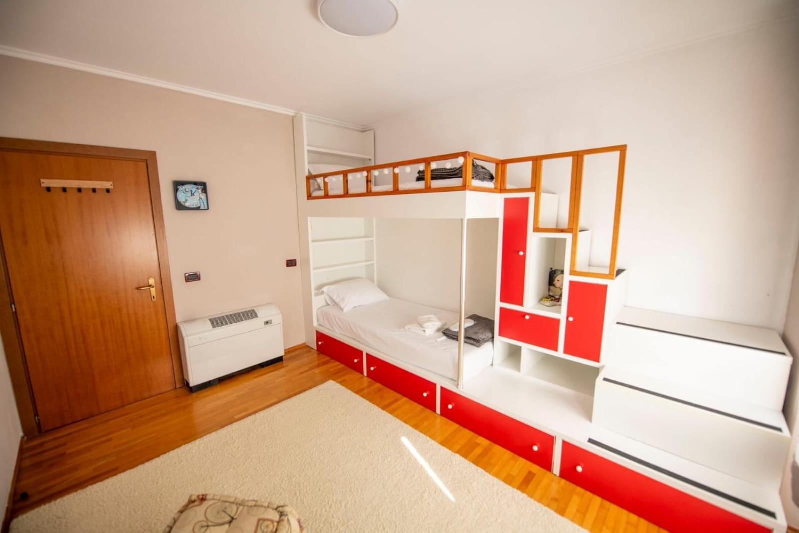 Tirana Center - Family & Friends - 3Bdr - Perfect For 8