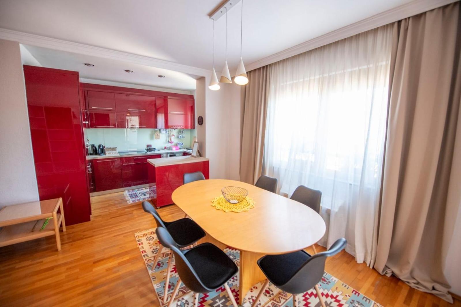 Tirana Center - Family & Friends - 3Bdr - Perfect For 8