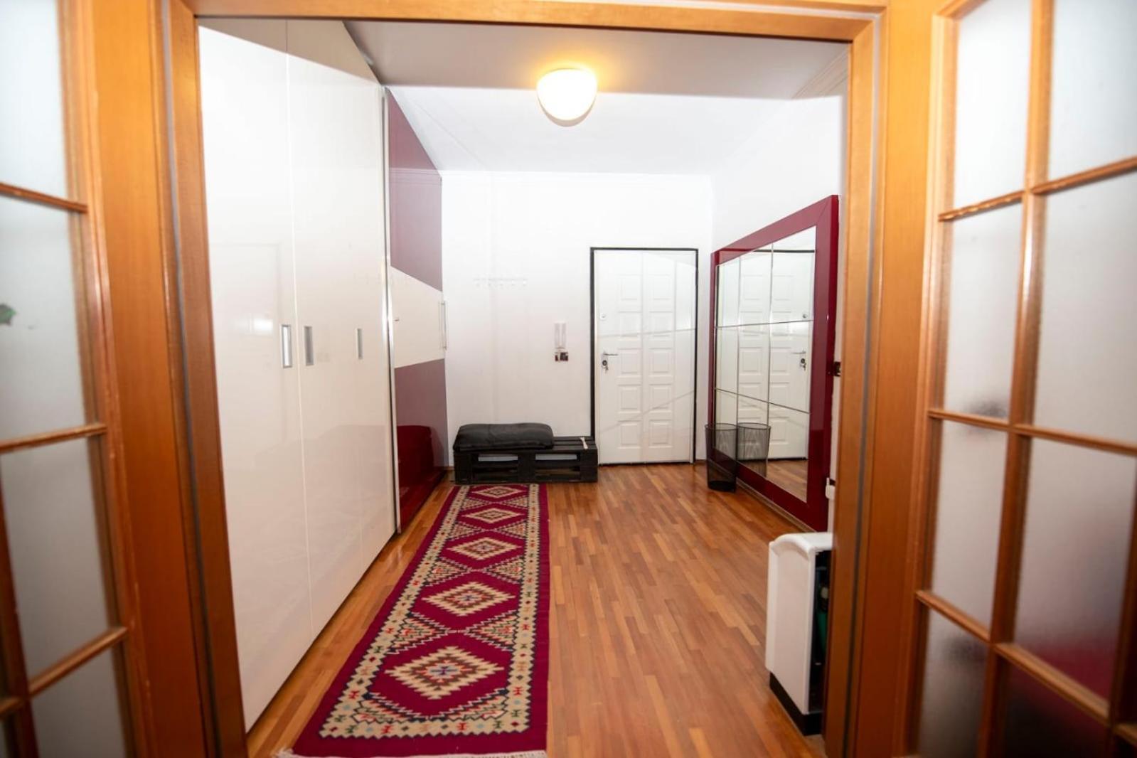 Tirana Center - Family & Friends - 3Bdr - Perfect For 8 * Tirana