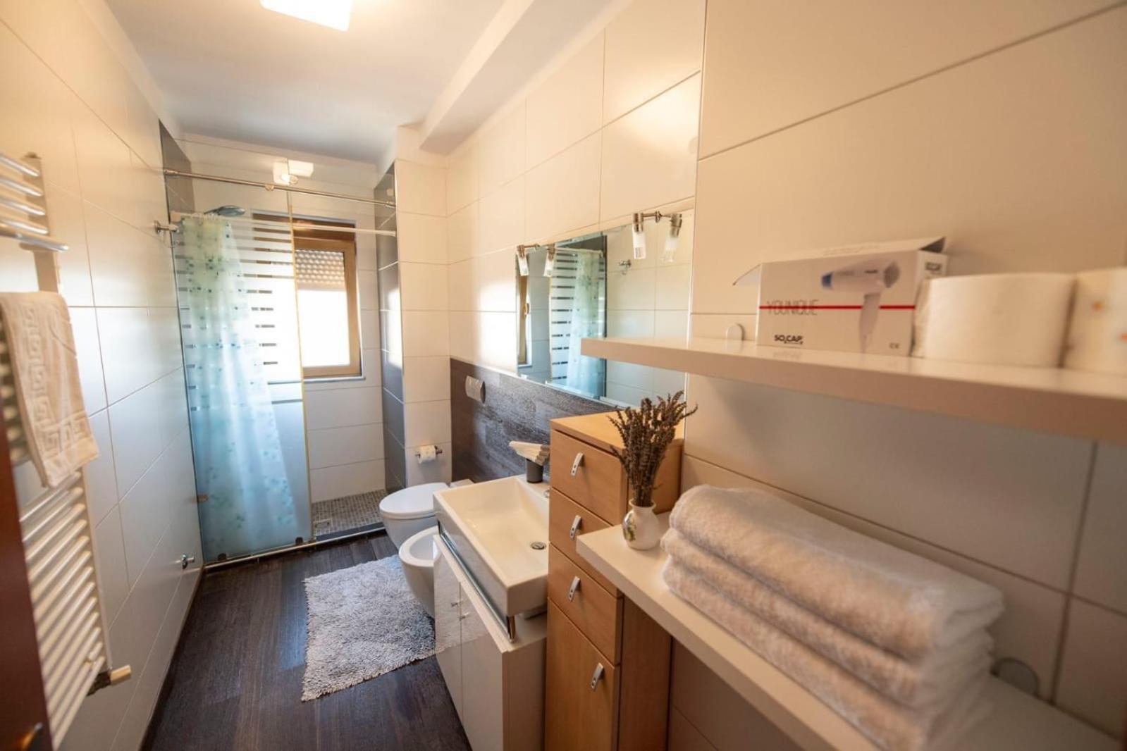 Tirana Center - Family & Friends - 3Bdr - Perfect For 8 * Tirana