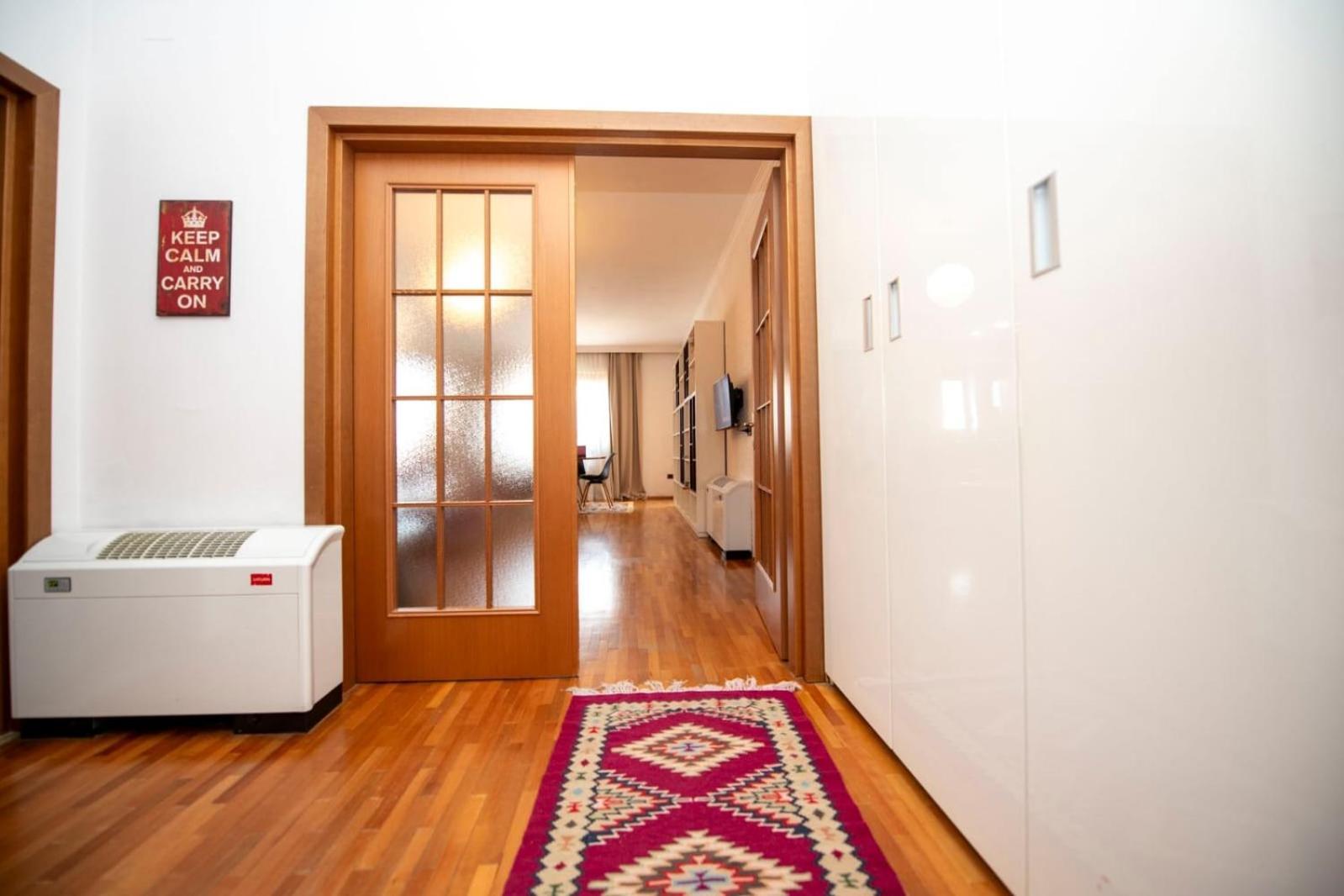 Tirana Center - Family & Friends - 3Bdr - Perfect For 8 *